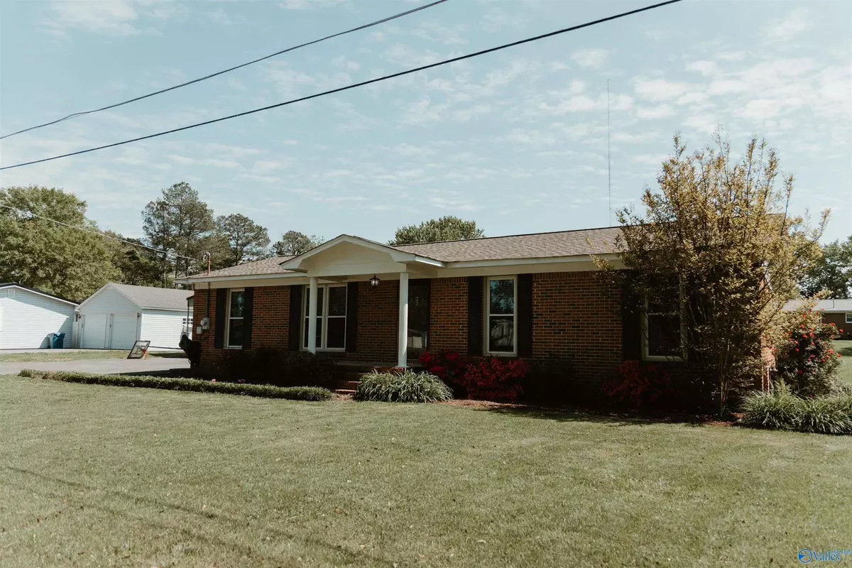 Arab, AL 35016,22 Twin Lakes Drive