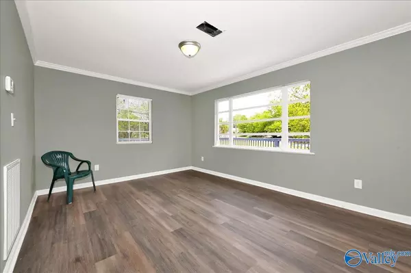 Warrior, AL 35180,804 Main Street N