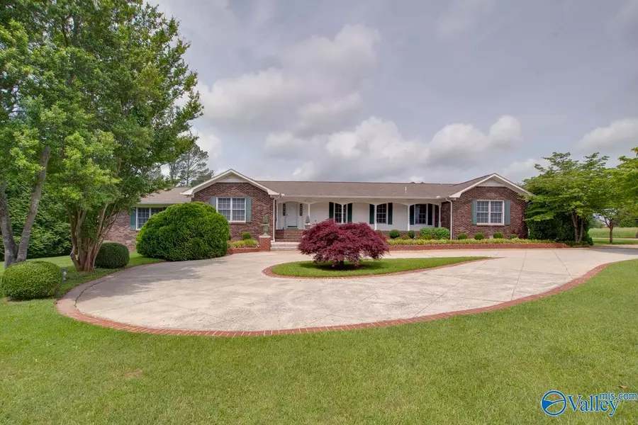 1529 Friendship Road NE, Arab, AL 35016