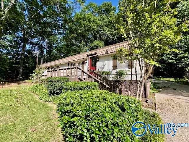 1583 Green Hills Road, Ohatchee, AL 36271