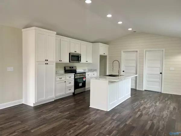 Baileyton, AL 35019,138 Pan Creek Road