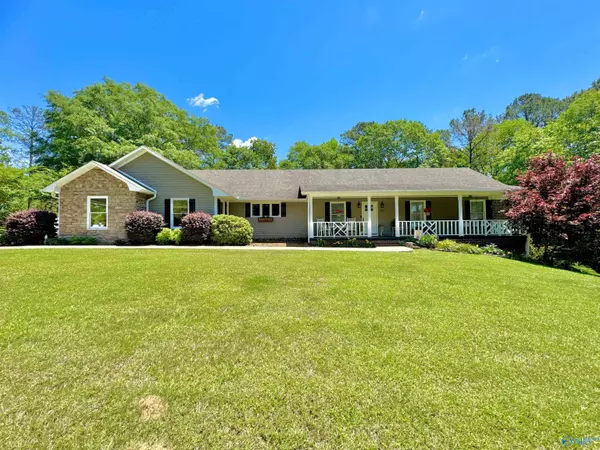 690 3rd Street N, Guin, AL 35563