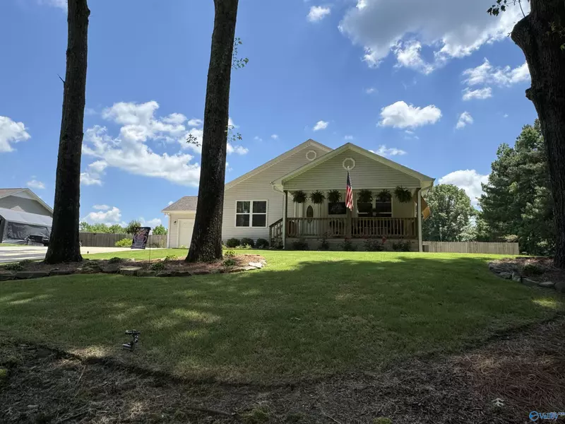 135 Cumberlind Drive, Guntersville, AL 35976