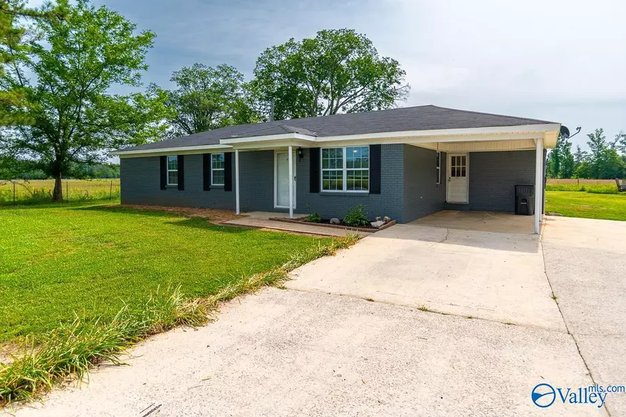 438 New Cut Road, Hartselle, AL 35640