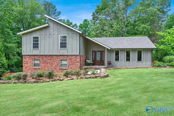 1725 Crestview Drive, Cullman, AL 35055