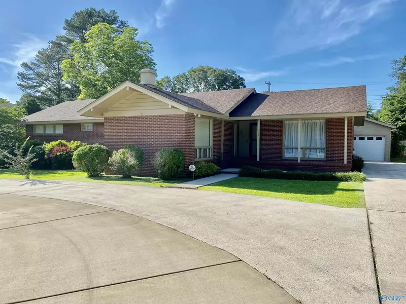 2006 Stratford Road SE, Decatur, AL 35601