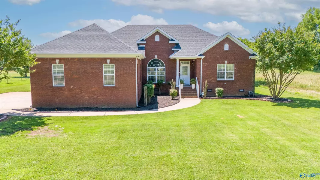 502 Hatfield Lake Road, Athens, AL 35611