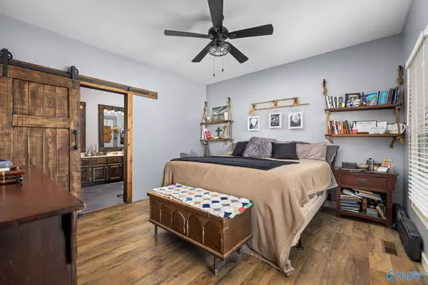 Florence, AL 35633,14815 Hwy 20