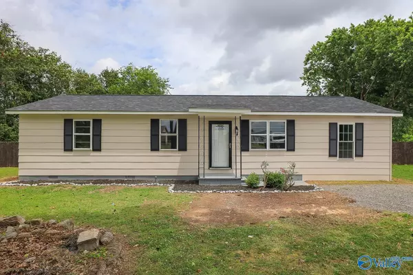 13680 Nancy Lou Loop, Athens, AL 35611