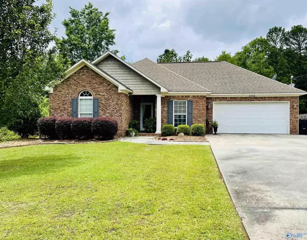 4988 Honeysuckle Lane W, Southside, AL 35907