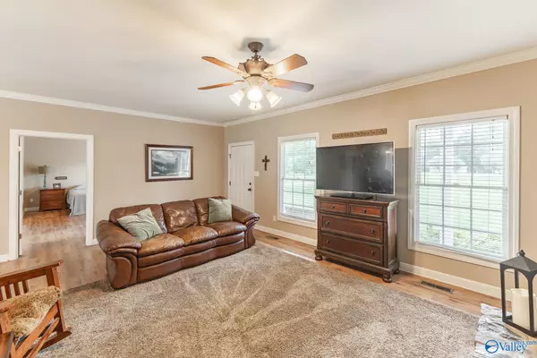 2423 Nance Ford Road Hartselle, AL 35640