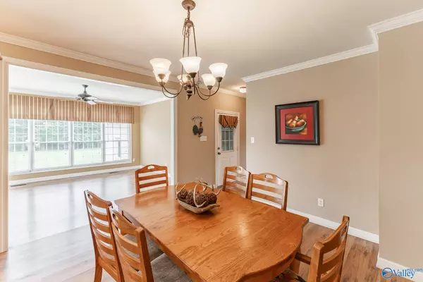 2423 Nance Ford Road Hartselle, AL 35640