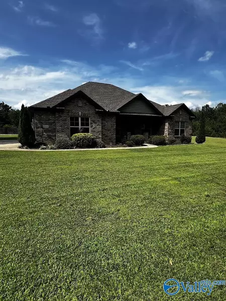 1352 Nelson Hollow Road, Somerville, AL 35670