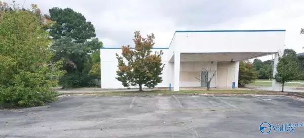 Huntsville, AL 35802,9010 SE Bailey Cove Road