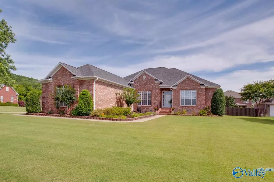 4905 Cove Valley Drive, Owens Cross Roads, AL 35763