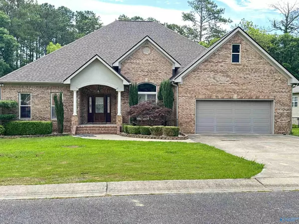 112 Deer Valley Parkway, Rainbow City, AL 35906