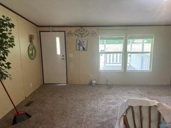 Hokes Bluff, AL 35903,9116 US Highway 278