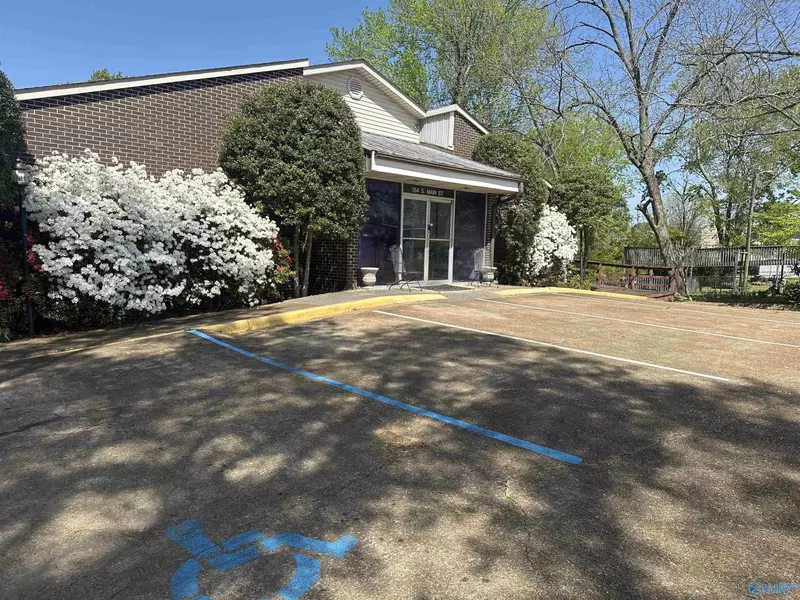 154 S Main Street, Arab, AL 35016