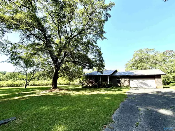 1863 Croft Ferry Road E,  Gadsden,  AL 35903