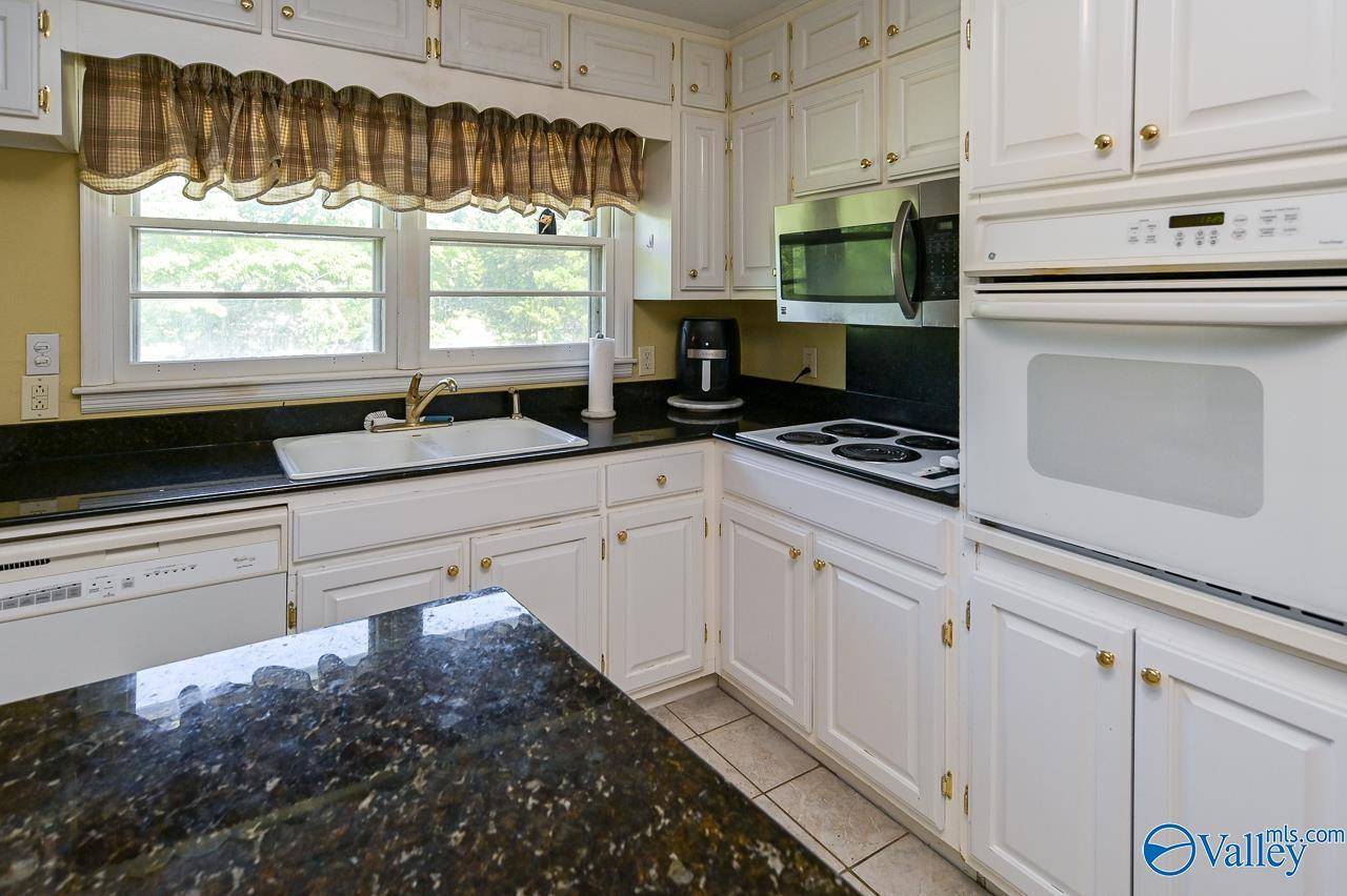 Huntsville, AL 35802,5207 Whitesburg Drive SE