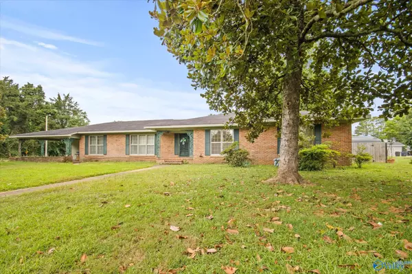 2323 Brookwood Drive SE, Decatur, AL 35601