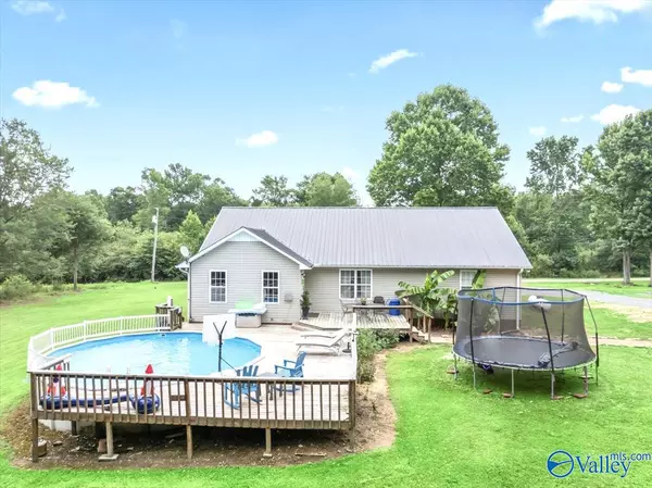 Geraldine, AL 35974,175 Shady Lane