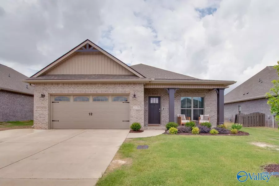 21798 Natures Cove Drive, Athens, AL 35613