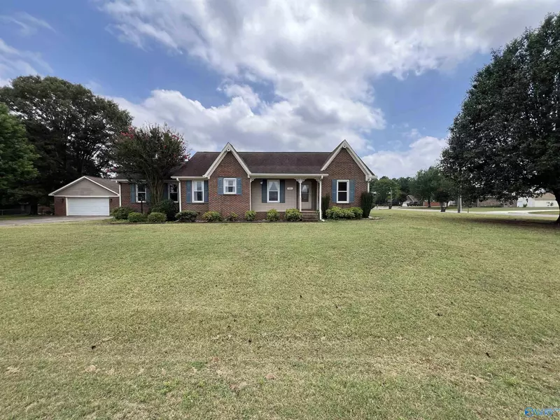 131 Canopy Road, Hazel Green, AL 35750