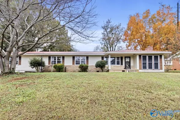 3248 Lakeland Road, Guntersville, AL 35976