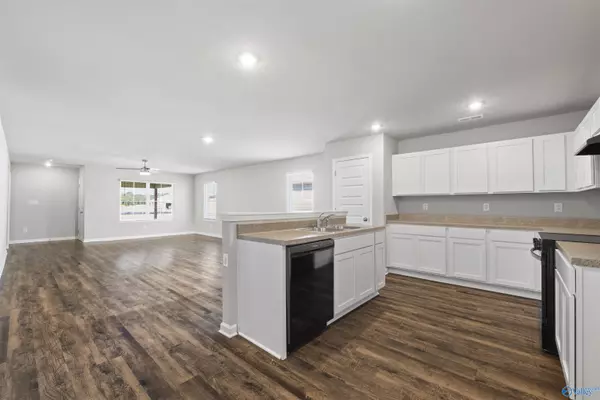 Toney, AL 35773,128 Joya Brook Way