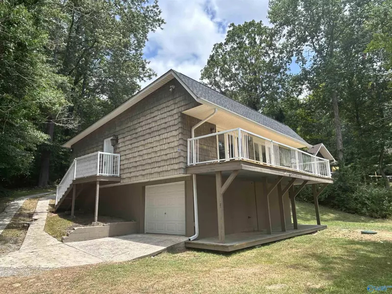 401 Douglas Drive, Guntersville, AL 35976