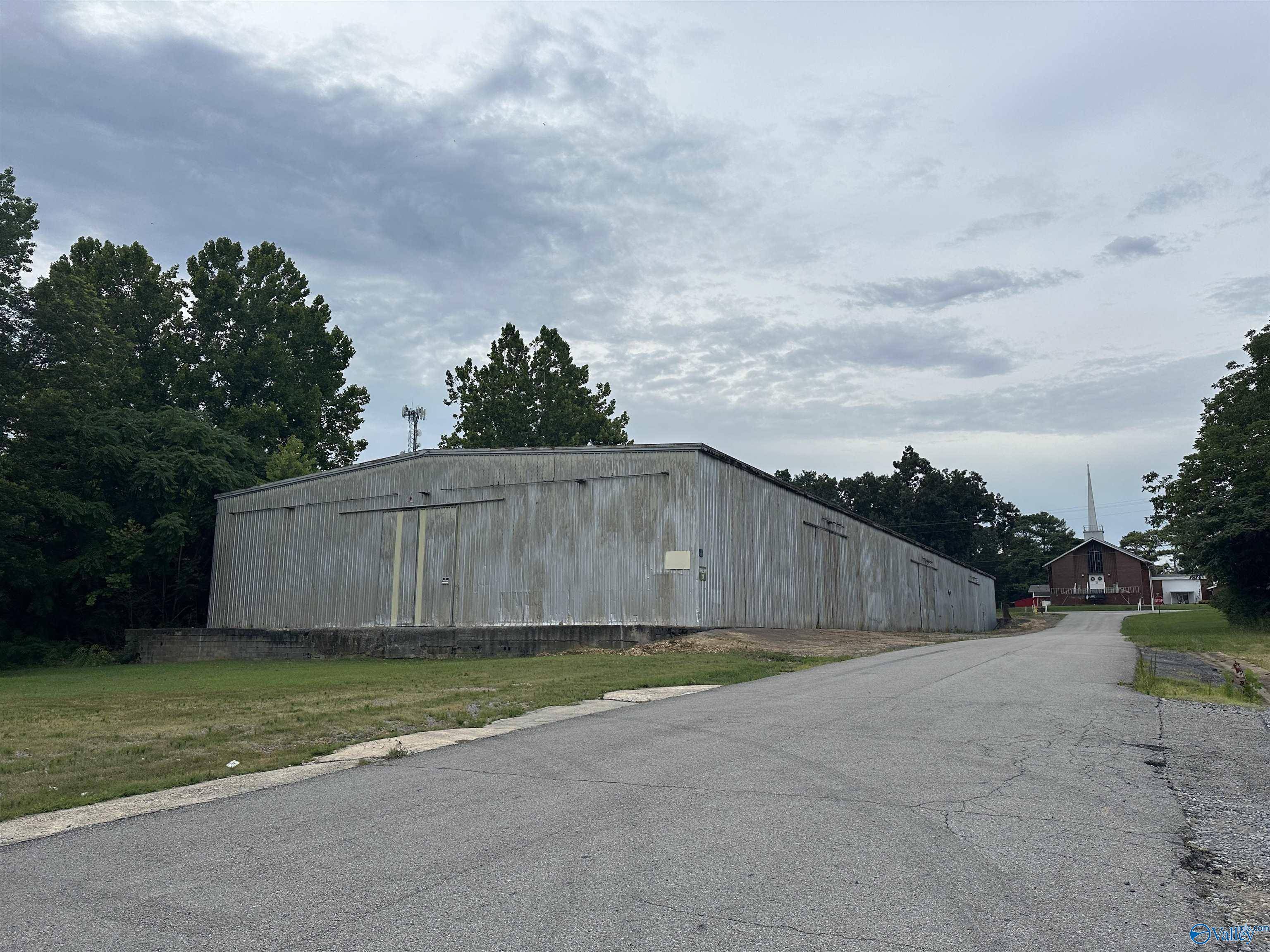 21 3rd Street NW, Arab, AL 35016