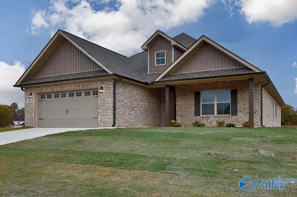 201 Maddie Mae Lane, Toney, AL 35773