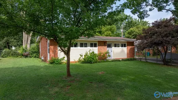 2912 Hillsboro Road, Huntsville, AL 35805