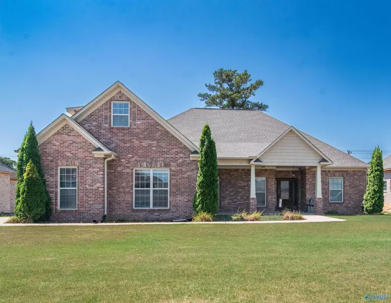 423 SE Pembrooke Circle, Hartselle, AL 35640