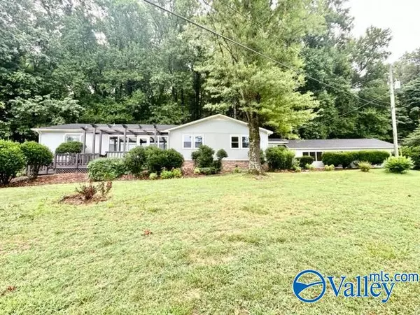 172 Day Drive, Brownsboro, AL 35741