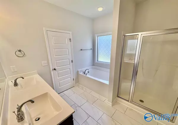 7504 Colibri Circle Owens Cross Roads, AL 35763