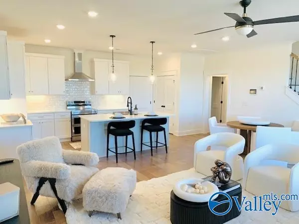 Madison, AL 35758,699 Town Madison Boulevard #5