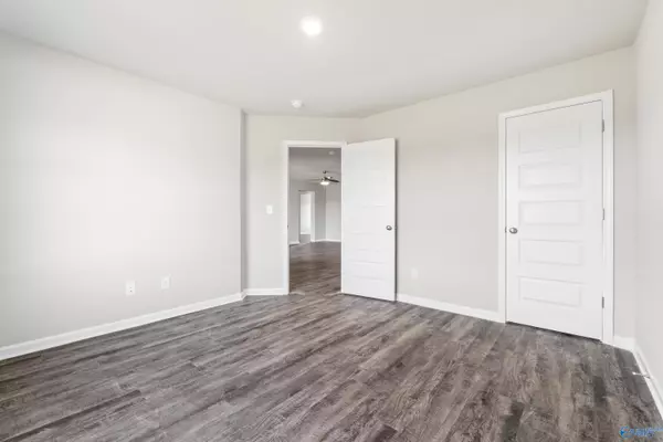 Toney, AL 35773,122 Point Cadet Avenue