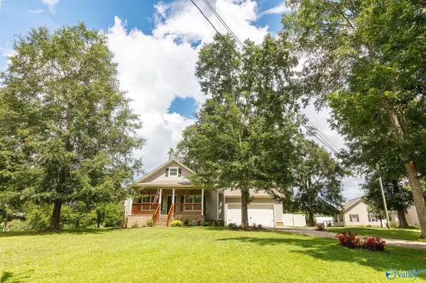 1102 Pineview Avenue, Glencoe, AL 35905