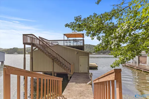 67 Pine Island Circle, Scottsboro, AL 35769