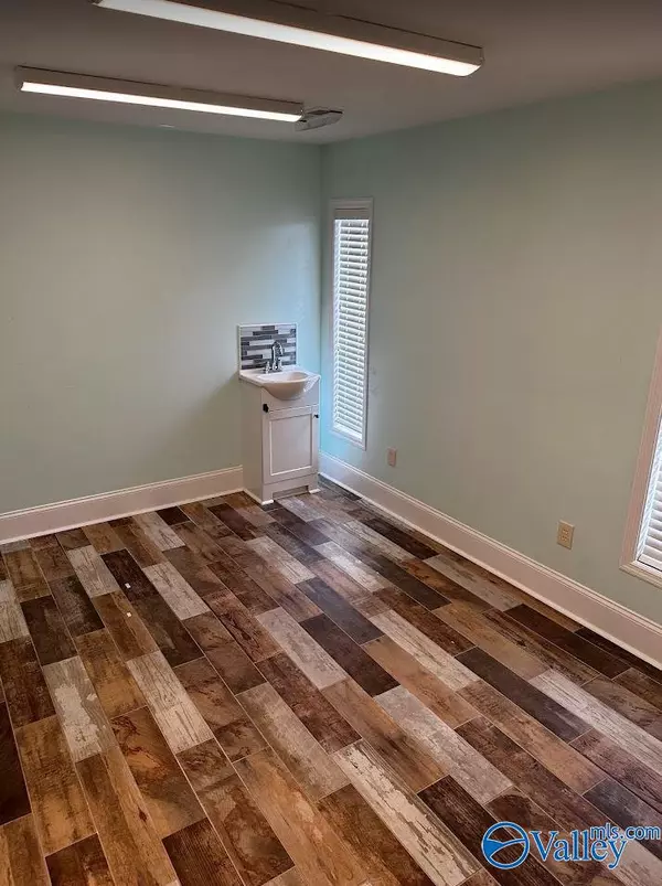 Huntsville, AL 35801,117 Longwood Drive SE #A