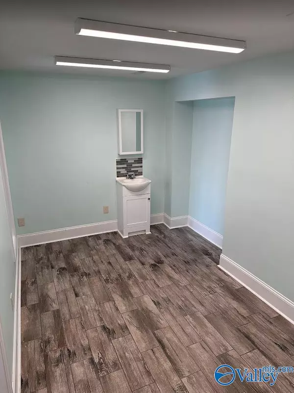 Huntsville, AL 35801,117 Longwood Drive SE #A