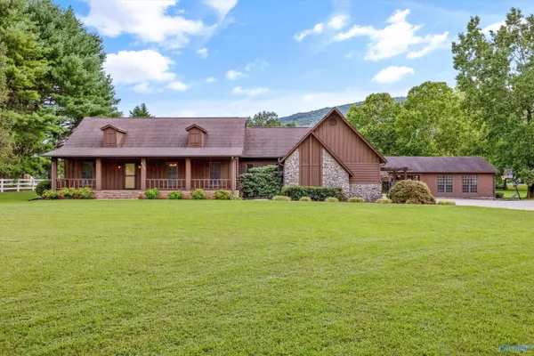 2766 Gurley Pike, Gurley, AL 35748