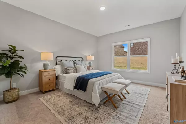 New Market, AL 35761,328 Creek Grove Avenue