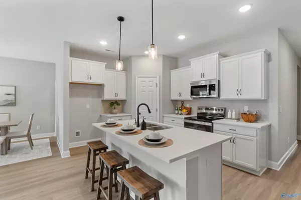 New Market, AL 35761,328 Creek Grove Avenue