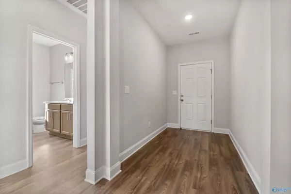 New Market, AL 35761,330 Creek Grove Avenue