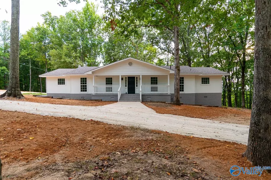 47 Paradise Lane, Hartselle, AL 35640