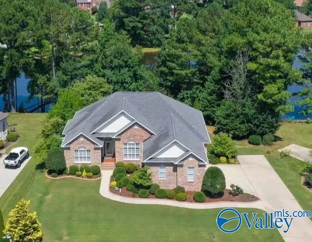 7105 Pinyon Pine Lane, Owens Cross Roads, AL 35763