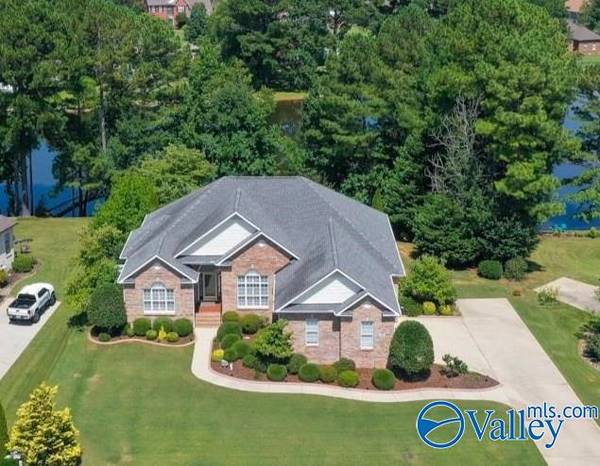 7105 Pinyon Pine Lane,  Owens Cross Roads,  AL 35763